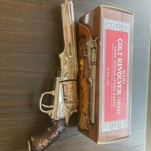 Avon Colt Revolver (1851) Deep Woods After Shave